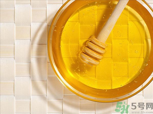 花粉過敏能吃蜂蜜嗎？花粉過敏可以喝蜂蜜嗎？