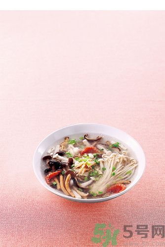 簡單蔬菜湯的做法有哪此些？蔬菜湯有美容的功效嗎