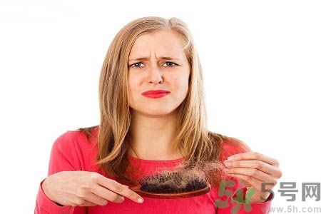 女性掉頭發(fā)很厲害是什么原因？掉頭發(fā)怎么辦？