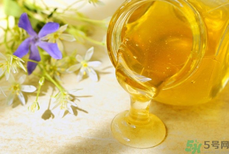 寶寶能吃蜂蜜嗎？怎么給寶寶吃蜂蜜才好？
