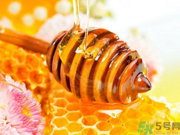 寶寶能吃蜂蜜嗎？怎么給寶寶吃蜂蜜才好？