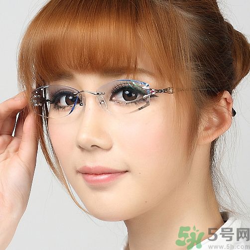 眼睛近視越來(lái)越嚴(yán)重 怎么樣才能恢復(fù)視力呢？