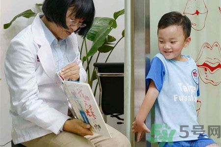 口吃是結(jié)巴嗎？口吃怎么辦能矯正嗎？