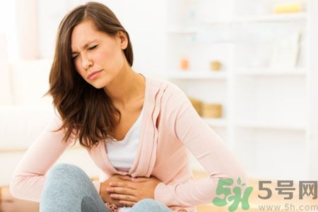 月經(jīng)不舒服怎么辦？幫助女友調(diào)理月經(jīng)不適的好方法