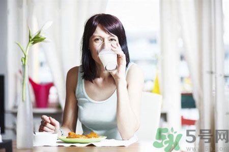 降低膽固醇的方法有哪些？降低膽固醇吃什么好？