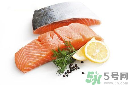 長痘痘肌膚干燥怎么辦？肌膚干燥吃什么食物好？