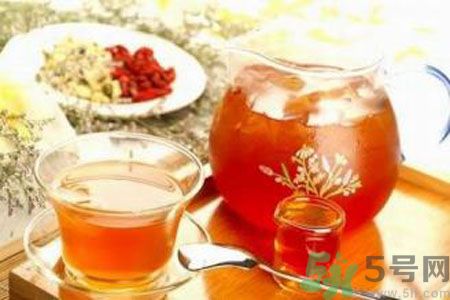 枸杞泡水有什么害處？枸杞泡水喝有什么好處？
