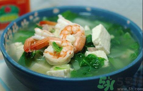 菠菜可以喝豆腐一起吃嗎？菠菜可以喝蝦一起吃嗎？