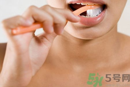 牙齦出血是怎么回事？牙齦出血怎么辦？