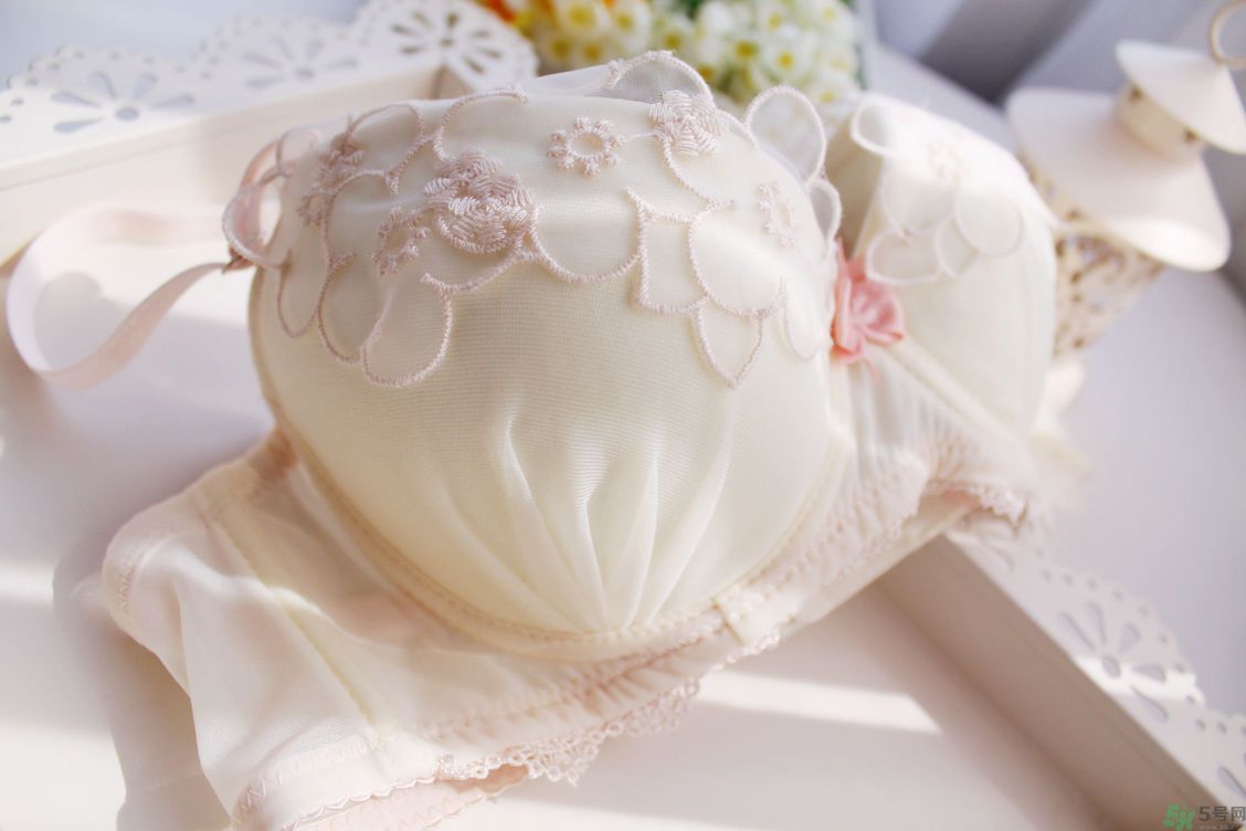 什么內(nèi)衣聚攏效果好？什么內(nèi)衣穿著舒服？