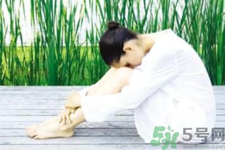 月經(jīng)有血塊是怎么回事？月經(jīng)有血塊怎么調(diào)理？