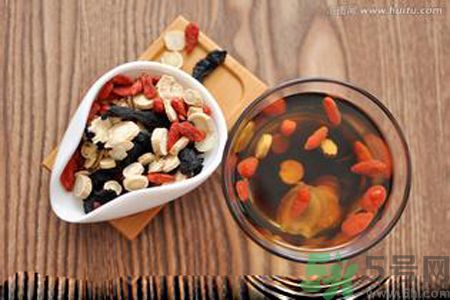 月經(jīng)有血塊是怎么回事？月經(jīng)有血塊怎么調(diào)理？