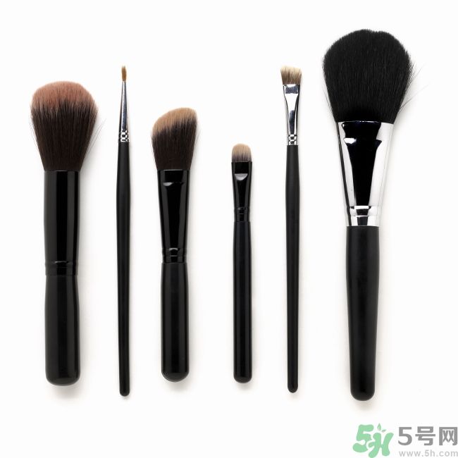怎樣化妝不傷皮膚？化妝對(duì)皮膚有傷害嗎？