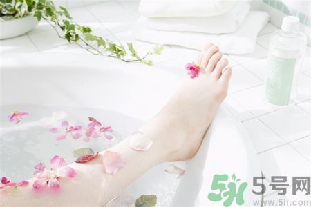 經期可以洗澡嗎？經期可以洗頭嗎？