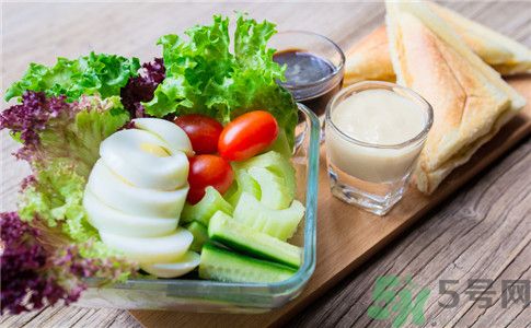吃什么食物容易得腎結(jié)石？腎結(jié)石不能吃什么？