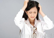 年輕人長白頭發(fā)怎么辦？年輕人長白頭發(fā)是什么原因？