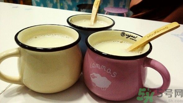小葉增生可以喝豆?jié){嗎？小葉增生可以吃蜂蜜嗎？