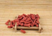 枸杞干吃好還是泡水好？枸杞怎么吃效果最好？