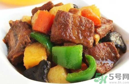 土豆絲和土豆片哪個更好吃？土豆片可以炒什么？