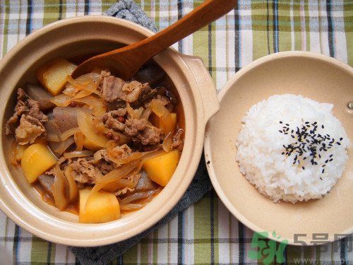 土豆絲和土豆片哪個更好吃？土豆片可以炒什么？