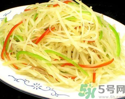 土豆絲和土豆片哪個更好吃？土豆片可以炒什么？