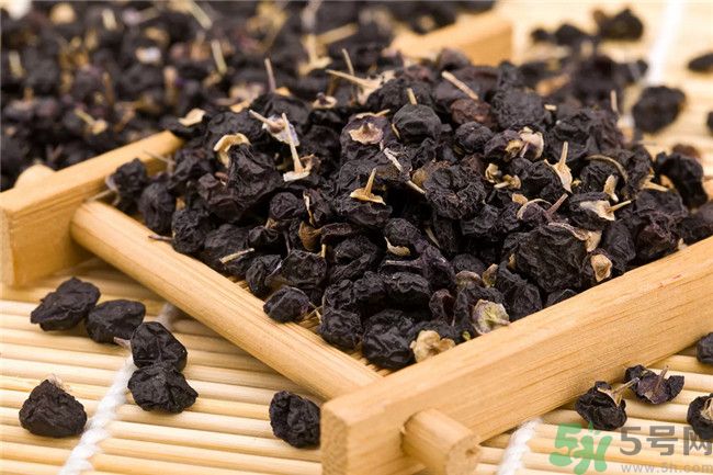 黑枸杞有什么功效？黑枸杞的好處有哪些？
