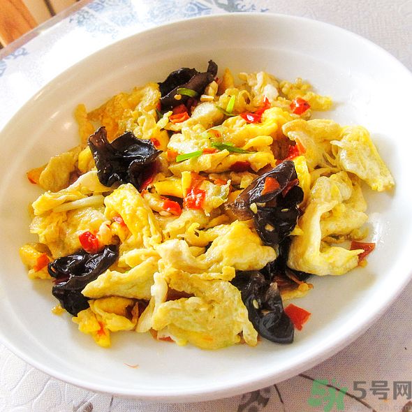 黑木耳炒雞蛋怎么做？黑木耳炒雞蛋怎么做最好吃？