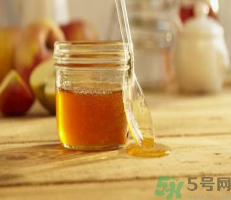 胃潰瘍可以喝蜂蜜嗎？服用蜂蜜要注意什么？