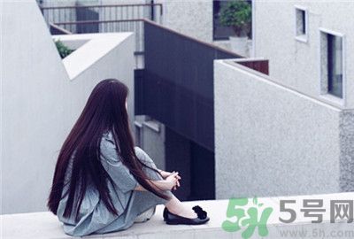 90后女孩癱瘓后出版25萬(wàn)字 女人要怎樣生活最好？