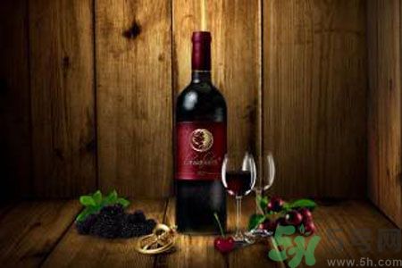 痛風(fēng)可以喝紅酒嗎？痛風(fēng)喝紅酒好嗎？