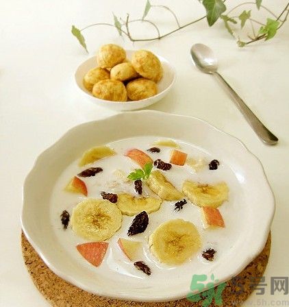 牛奶能和獼猴桃一起吃嗎？牛奶不能和什么一起吃？