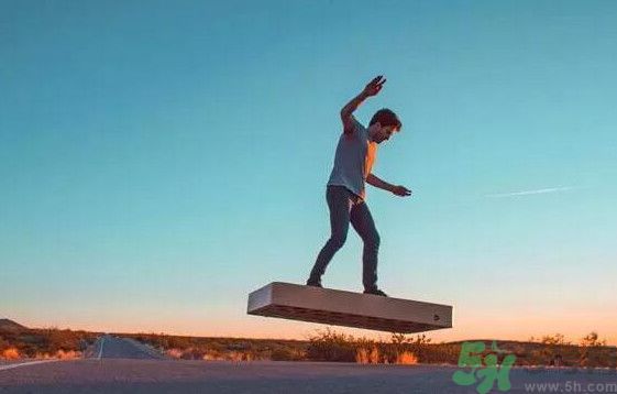 Hoverboard懸浮滑板國內(nèi)多少錢？懸浮滑板在哪可以買？