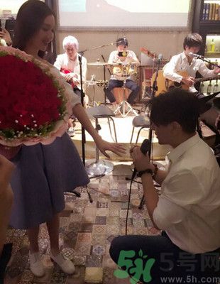 朱孝天向女友求婚 求婚鉆戒幾克拉？