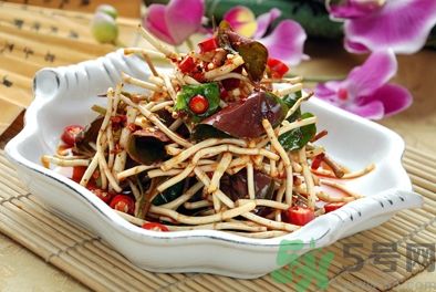黃瓜可以和魚腥草涼拌一起吃嗎？黃瓜涼拌魚腥草好吃嗎？