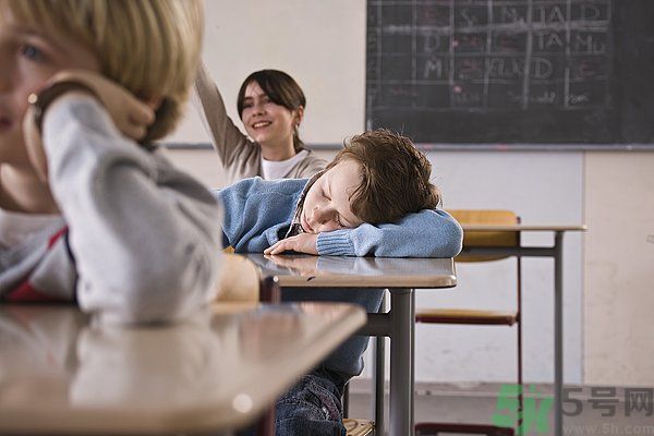 高中生上課容易走神怎么辦？高中生上課如何提高注意力？