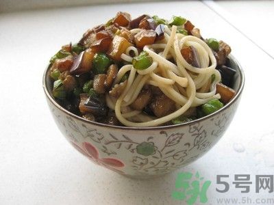 茄子肉丁打鹵面怎么做？茄子肉丁打鹵面好吃嗎？