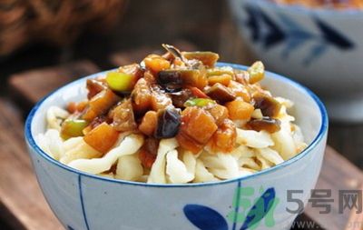 茄子肉丁打鹵面怎么做？茄子肉丁打鹵面好吃嗎？
