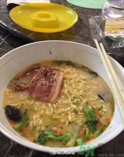 滿漢宴方便面多少錢一桶？滿漢宴方便面多少錢一箱？