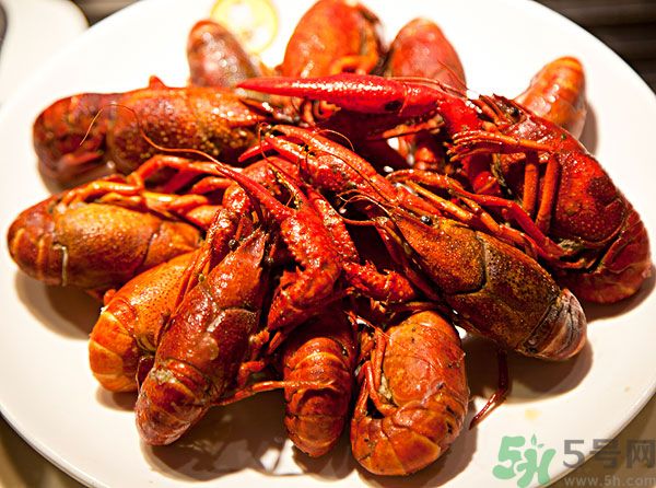油燜大蝦蝦皮能吃嗎？油燜大蝦能全部吃掉嗎？