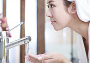 洗臉用冷水還是熱水好？用冷水洗臉好不好？