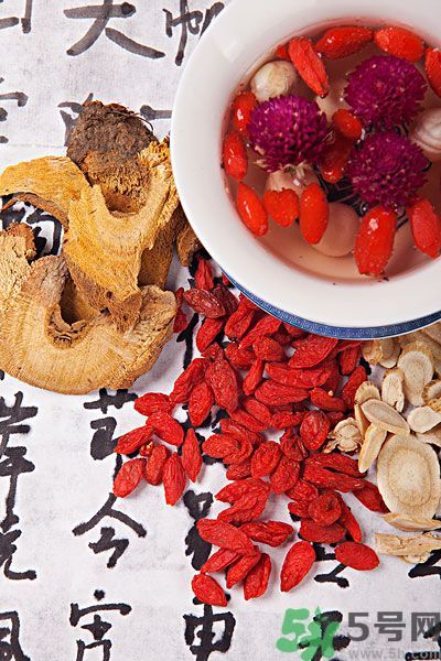 枸杞可以長時間燉煮嗎？枸杞有什么功效？