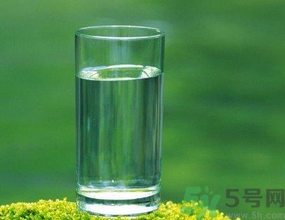 白開水隔幾天還能喝嗎？喝白開水要注意什么？