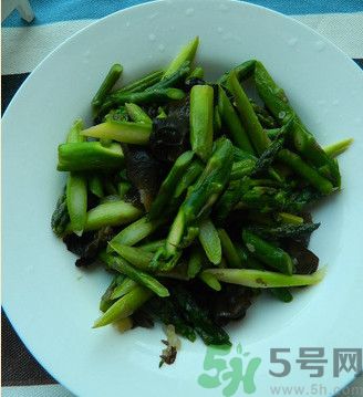 蘆筍和洋蔥能一起吃嗎？蘆筍和洋蔥怎么炒好吃？
