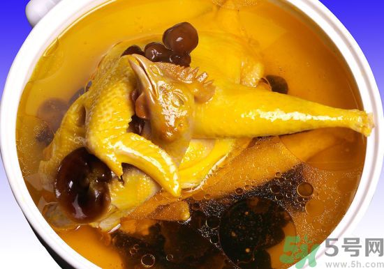 燉雞湯怎么去腥？燉雞湯很腥要怎做才好？