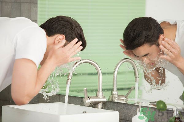 大寶男士煥活保濕潔面啫喱怎么樣？
