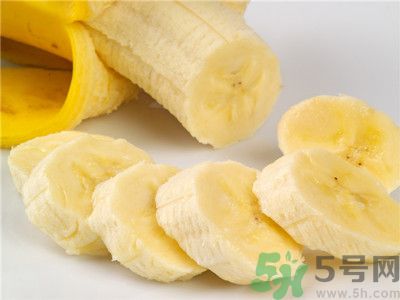 香蕉中間發(fā)黑可以吃嗎？香蕉中間發(fā)黑吃了會(huì)怎么樣？