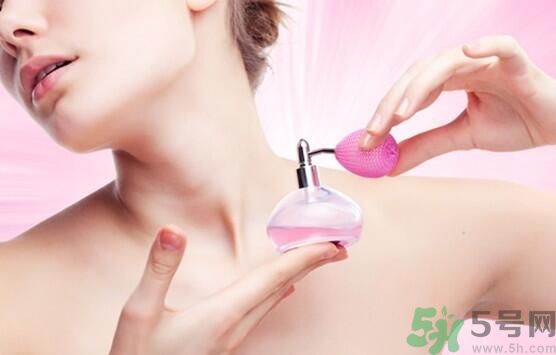 香水會導(dǎo)致不孕嗎？使用香水要注意什么？