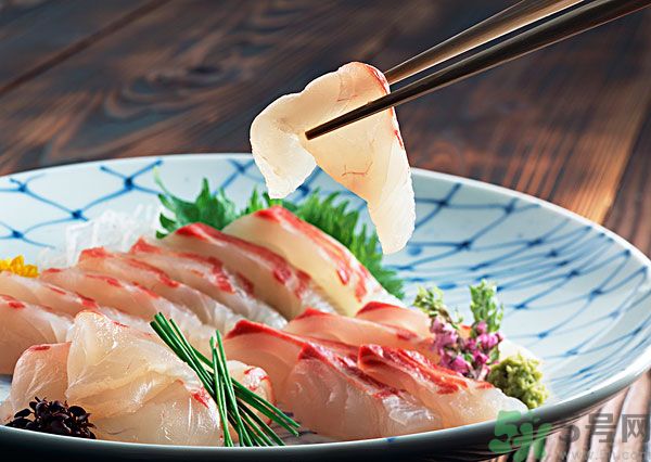 生魚(yú)片的做法是什么？如何自制生魚(yú)片？