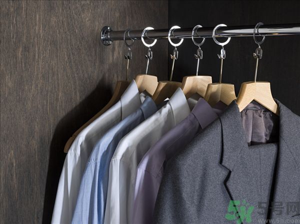 什么面料不容易皺？如何挑選不易皺的衣服？