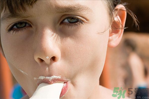 運動后能吃冰淇淋嗎？晚上運動后吃冰淇淋會胖嗎？
